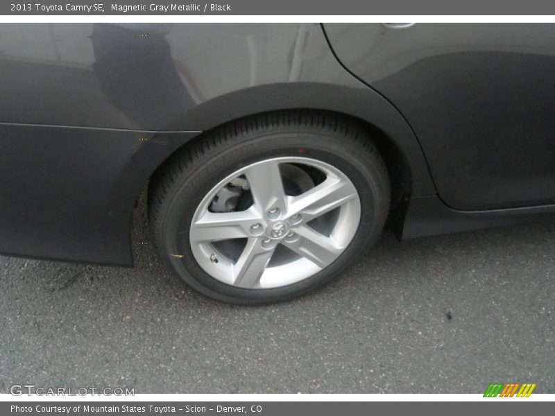 Magnetic Gray Metallic / Black 2013 Toyota Camry SE