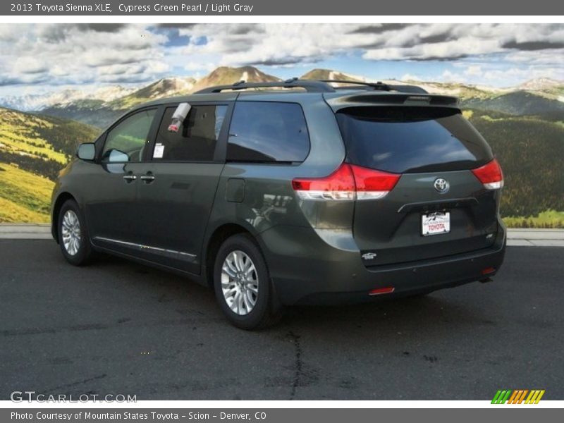 Cypress Green Pearl / Light Gray 2013 Toyota Sienna XLE