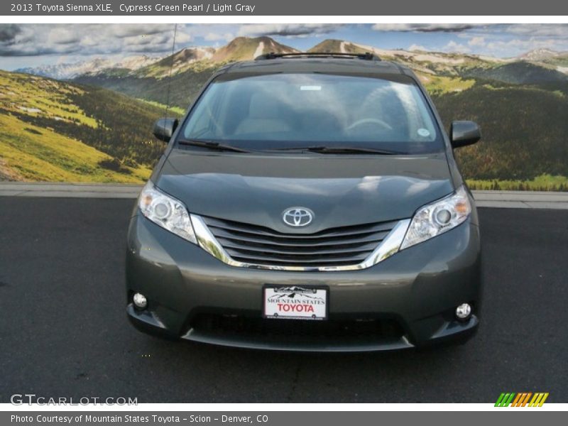 Cypress Green Pearl / Light Gray 2013 Toyota Sienna XLE