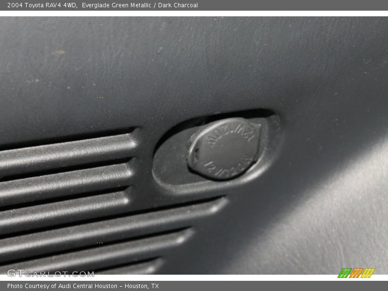 Everglade Green Metallic / Dark Charcoal 2004 Toyota RAV4 4WD