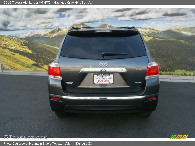 Magnetic Gray Metallic / Ash 2013 Toyota Highlander V6 4WD