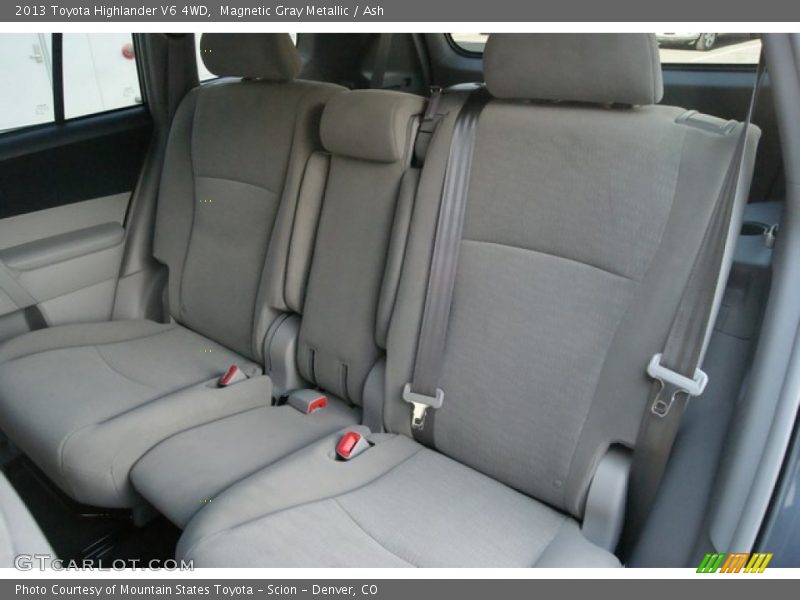 Magnetic Gray Metallic / Ash 2013 Toyota Highlander V6 4WD