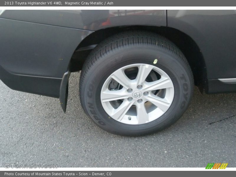 Magnetic Gray Metallic / Ash 2013 Toyota Highlander V6 4WD
