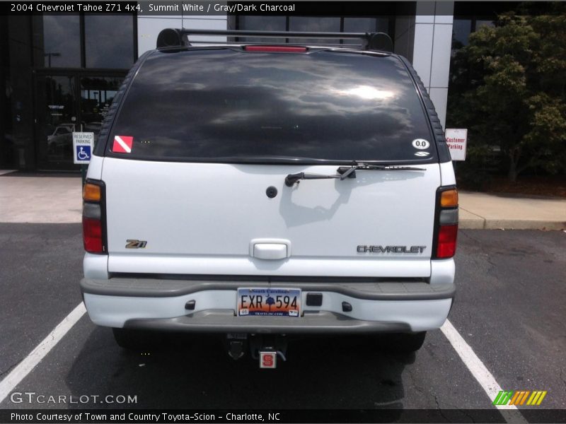 Summit White / Gray/Dark Charcoal 2004 Chevrolet Tahoe Z71 4x4