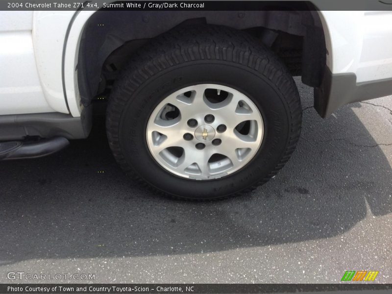 Summit White / Gray/Dark Charcoal 2004 Chevrolet Tahoe Z71 4x4