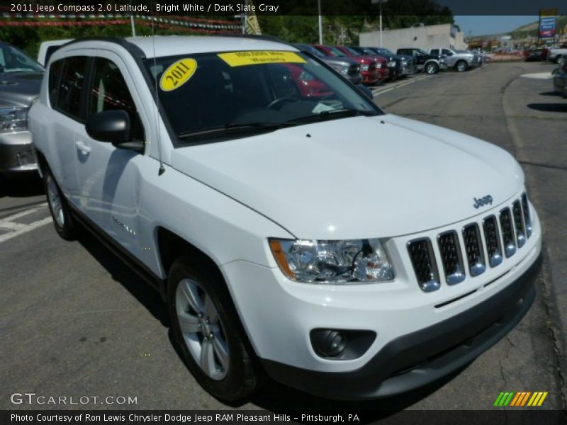 Bright White / Dark Slate Gray 2011 Jeep Compass 2.0 Latitude