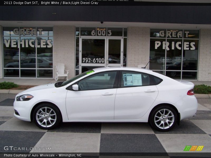 Bright White / Black/Light Diesel Gray 2013 Dodge Dart SXT