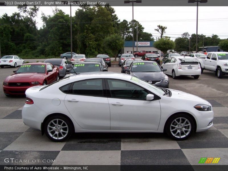 Bright White / Black/Light Diesel Gray 2013 Dodge Dart SXT