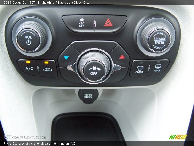 Bright White / Black/Light Diesel Gray 2013 Dodge Dart SXT