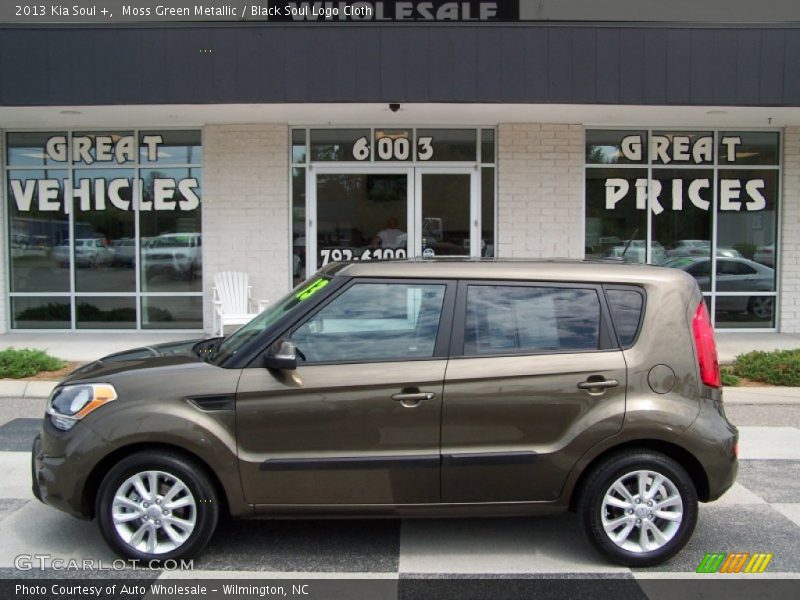 Moss Green Metallic / Black Soul Logo Cloth 2013 Kia Soul +