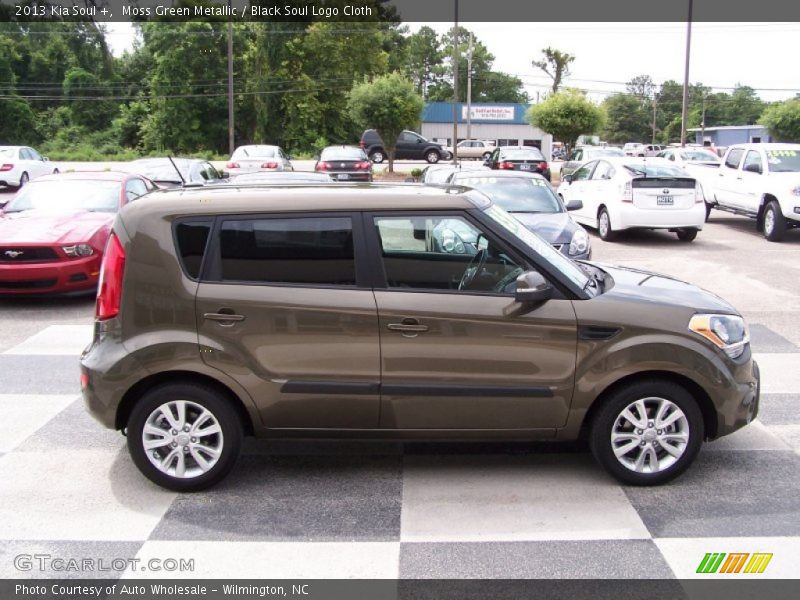 Moss Green Metallic / Black Soul Logo Cloth 2013 Kia Soul +