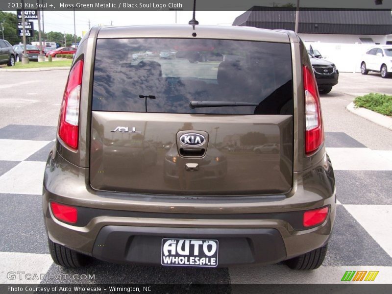 Moss Green Metallic / Black Soul Logo Cloth 2013 Kia Soul +