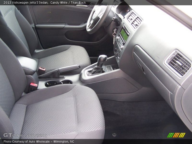 Candy White / Titan Black 2013 Volkswagen Jetta S Sedan