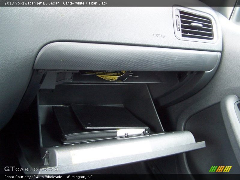Candy White / Titan Black 2013 Volkswagen Jetta S Sedan