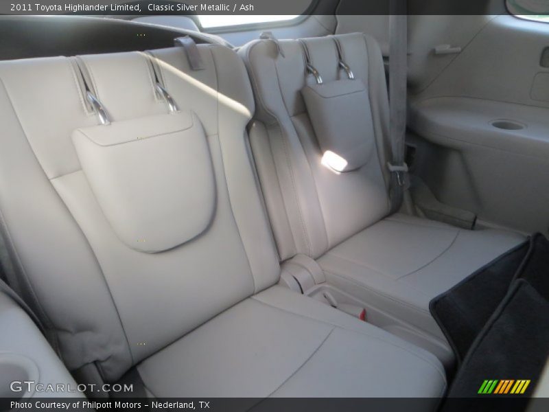Classic Silver Metallic / Ash 2011 Toyota Highlander Limited