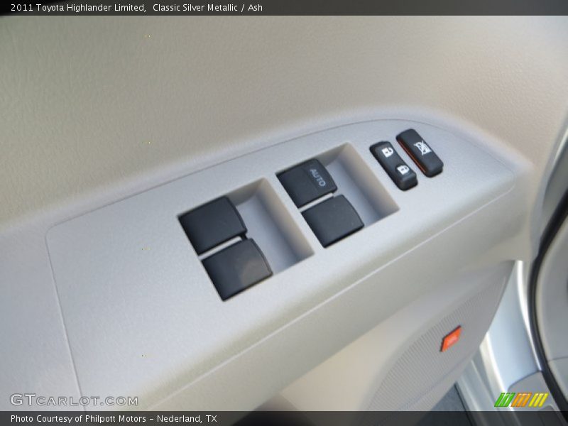 Classic Silver Metallic / Ash 2011 Toyota Highlander Limited