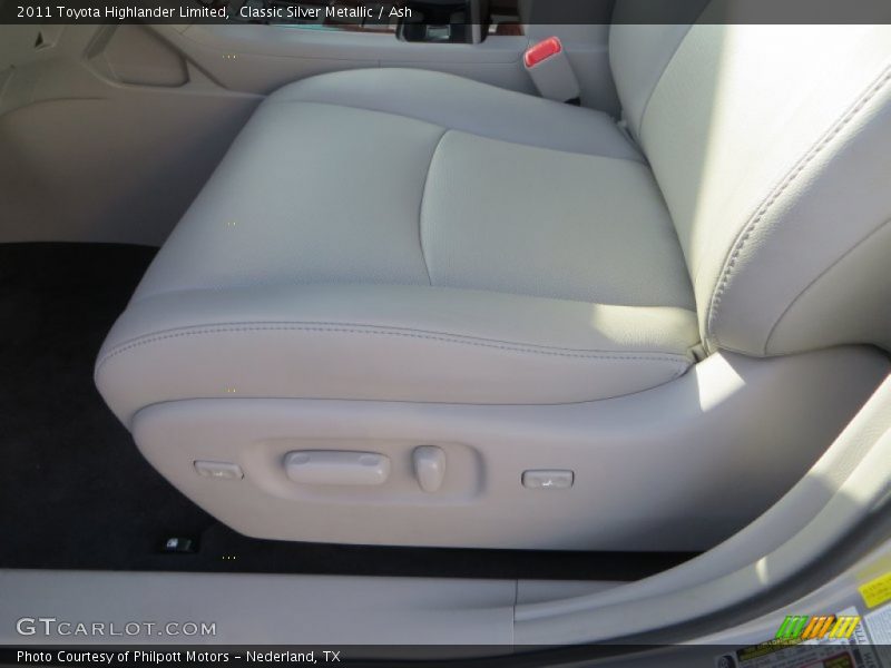 Classic Silver Metallic / Ash 2011 Toyota Highlander Limited