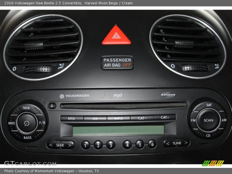 Harvest Moon Beige / Cream 2009 Volkswagen New Beetle 2.5 Convertible