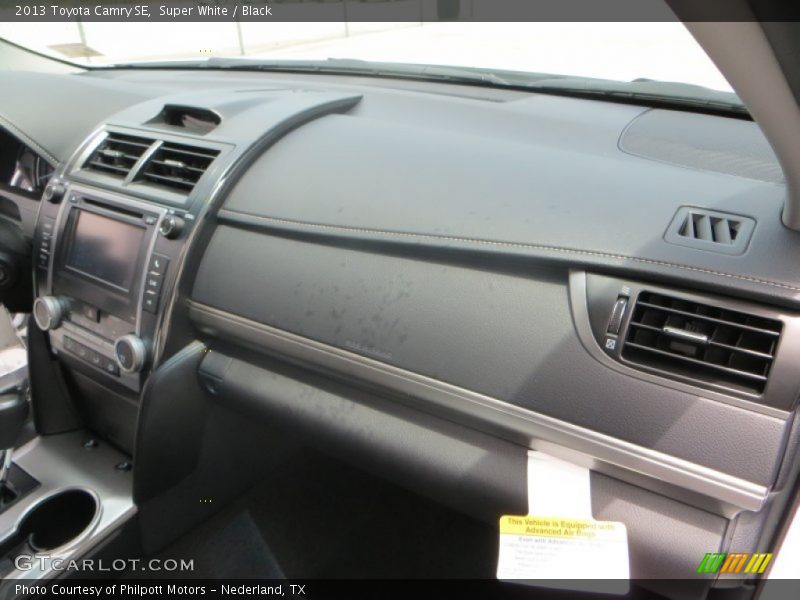 Super White / Black 2013 Toyota Camry SE