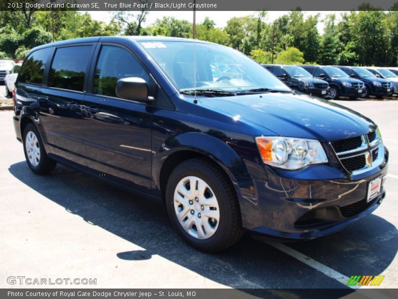 True Blue Pearl / Black/Light Graystone 2013 Dodge Grand Caravan SE