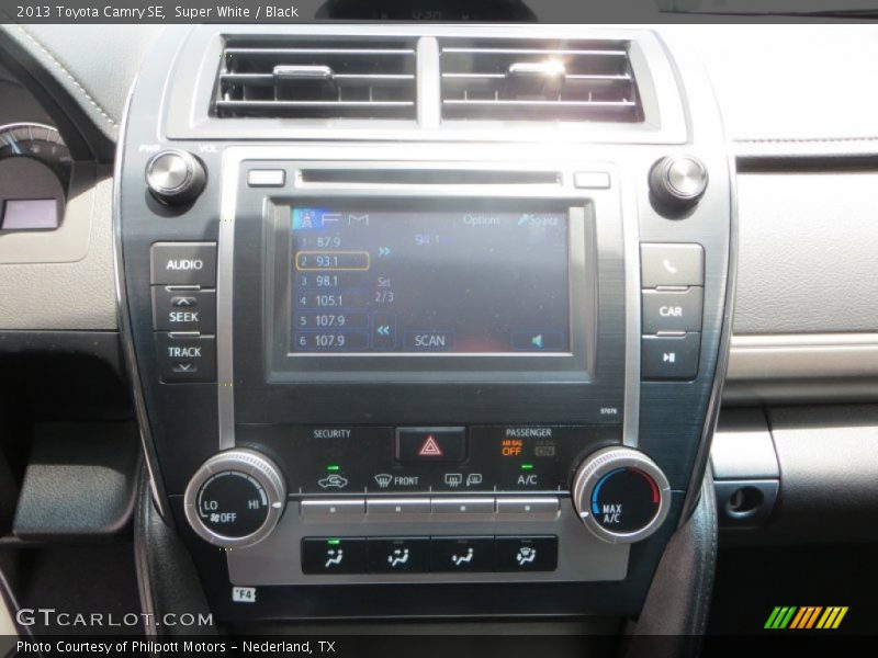 Super White / Black 2013 Toyota Camry SE