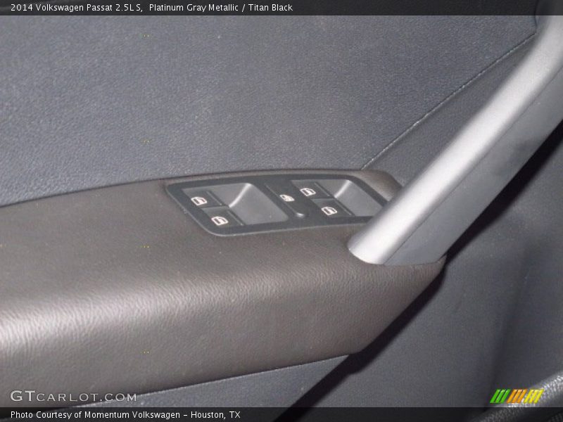 Platinum Gray Metallic / Titan Black 2014 Volkswagen Passat 2.5L S