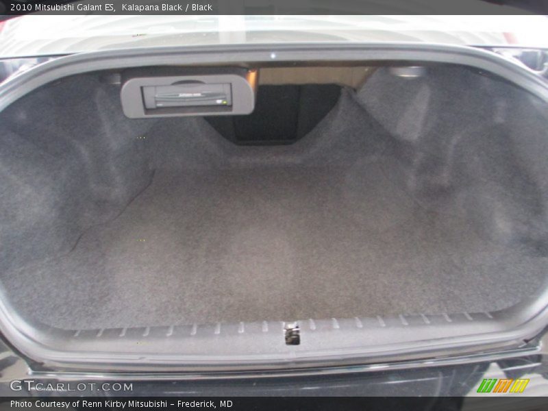  2010 Galant ES Trunk