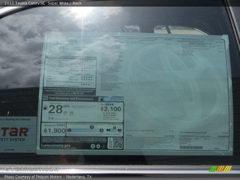 Super White / Black 2013 Toyota Camry SE