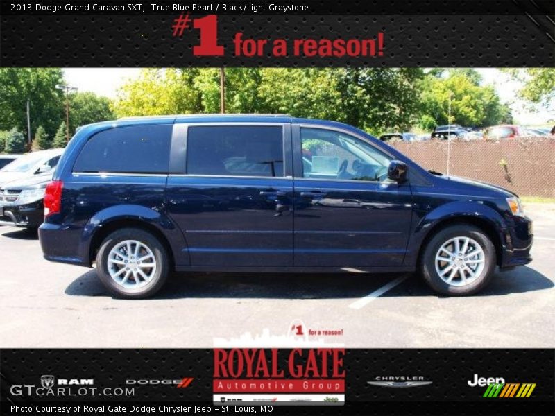 True Blue Pearl / Black/Light Graystone 2013 Dodge Grand Caravan SXT