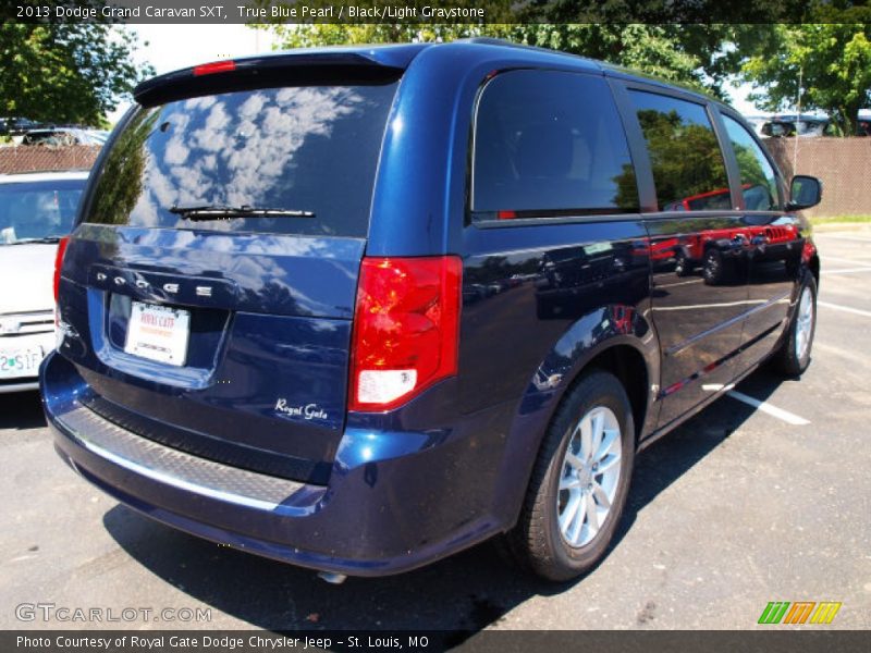 True Blue Pearl / Black/Light Graystone 2013 Dodge Grand Caravan SXT