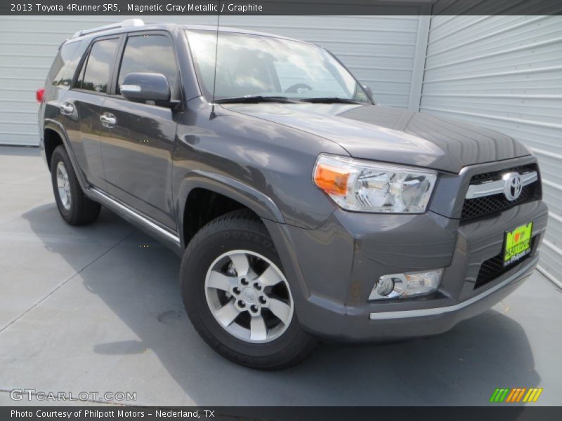 Magnetic Gray Metallic / Graphite 2013 Toyota 4Runner SR5