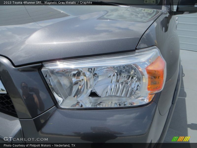 Magnetic Gray Metallic / Graphite 2013 Toyota 4Runner SR5
