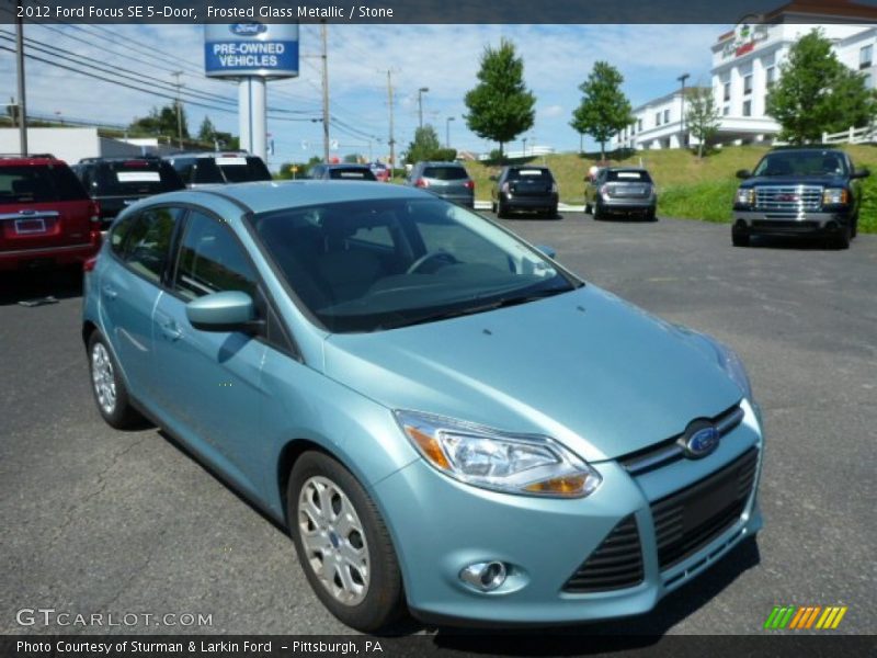 Front 3/4 View of 2012 Focus SE 5-Door