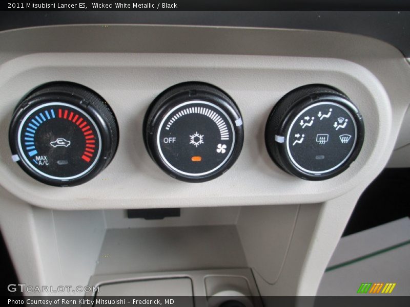 Wicked White Metallic / Black 2011 Mitsubishi Lancer ES