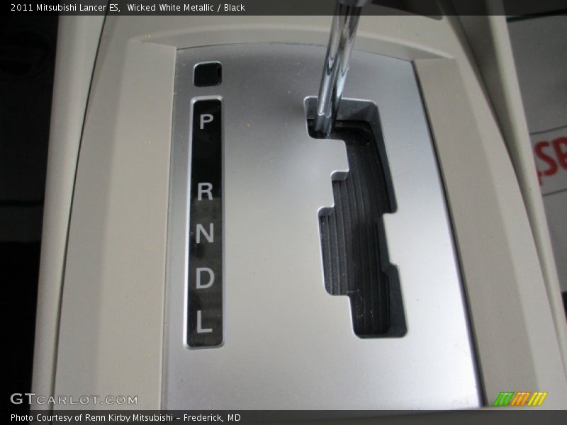 Wicked White Metallic / Black 2011 Mitsubishi Lancer ES