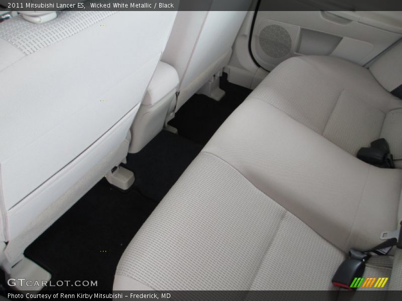 Wicked White Metallic / Black 2011 Mitsubishi Lancer ES