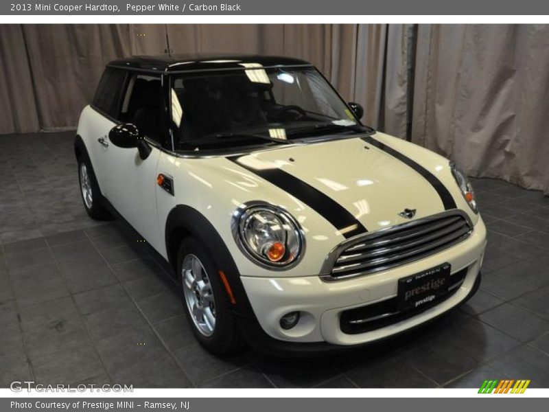 Pepper White / Carbon Black 2013 Mini Cooper Hardtop