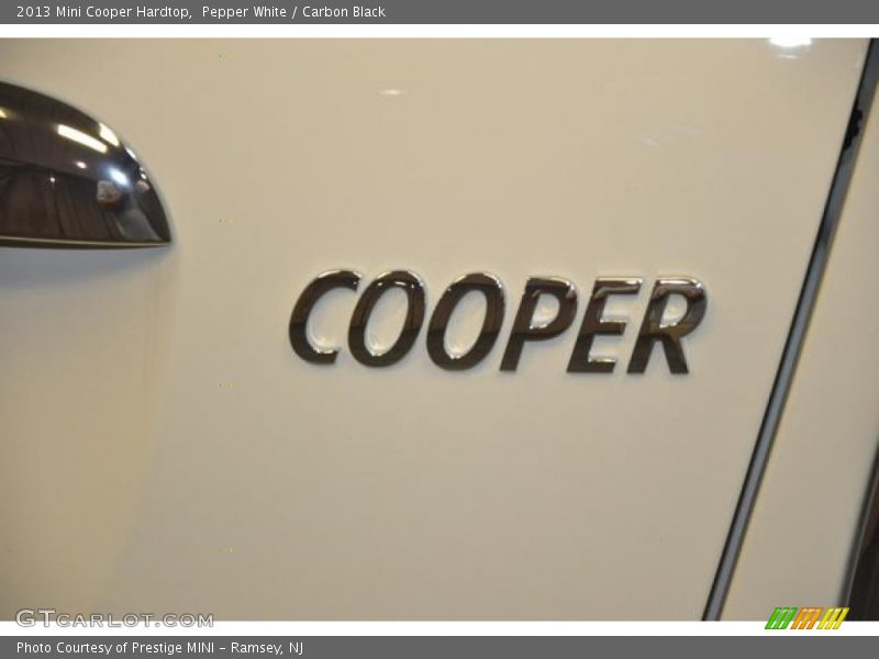 Pepper White / Carbon Black 2013 Mini Cooper Hardtop
