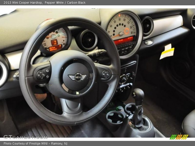 Pepper White / Carbon Black 2013 Mini Cooper Hardtop