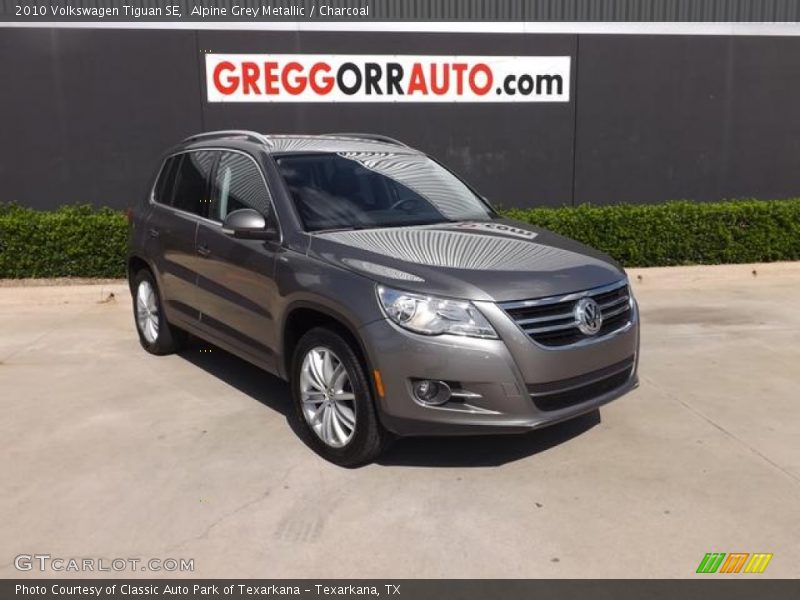 Alpine Grey Metallic / Charcoal 2010 Volkswagen Tiguan SE