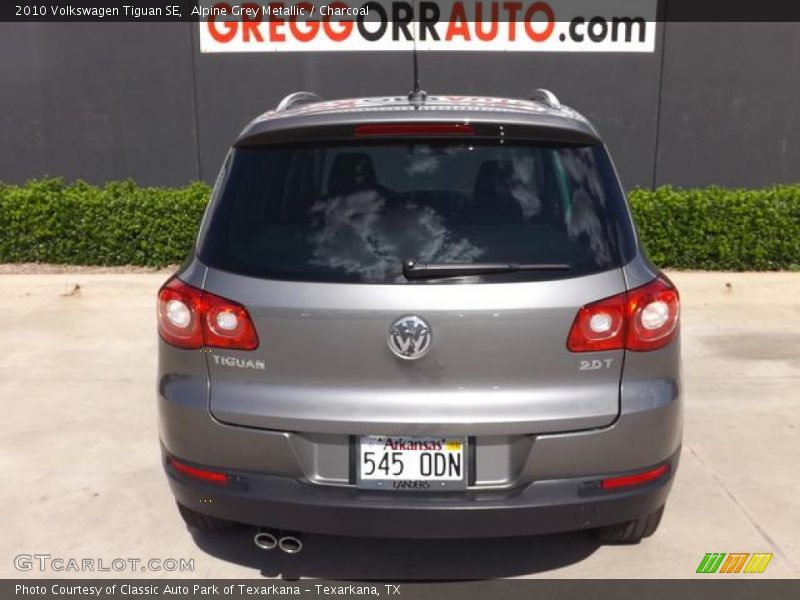 Alpine Grey Metallic / Charcoal 2010 Volkswagen Tiguan SE