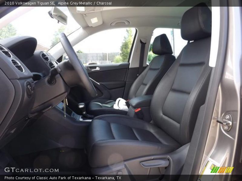 Alpine Grey Metallic / Charcoal 2010 Volkswagen Tiguan SE