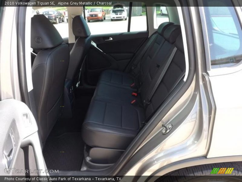 Alpine Grey Metallic / Charcoal 2010 Volkswagen Tiguan SE