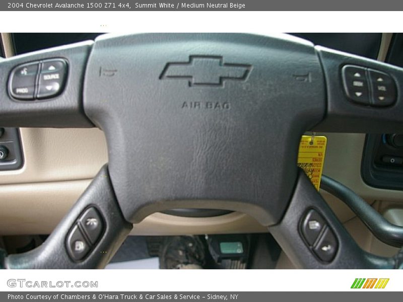 Summit White / Medium Neutral Beige 2004 Chevrolet Avalanche 1500 Z71 4x4