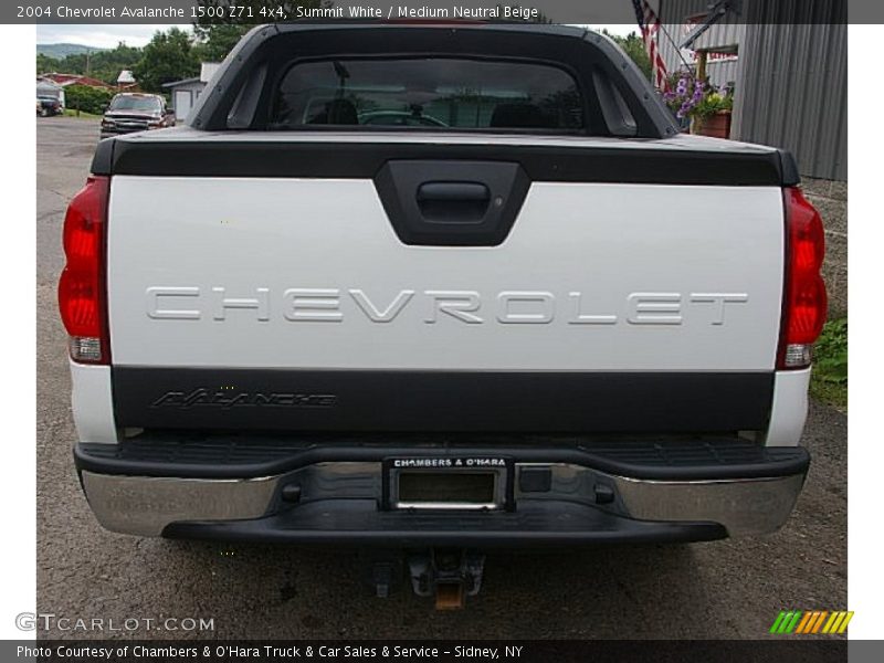 Summit White / Medium Neutral Beige 2004 Chevrolet Avalanche 1500 Z71 4x4