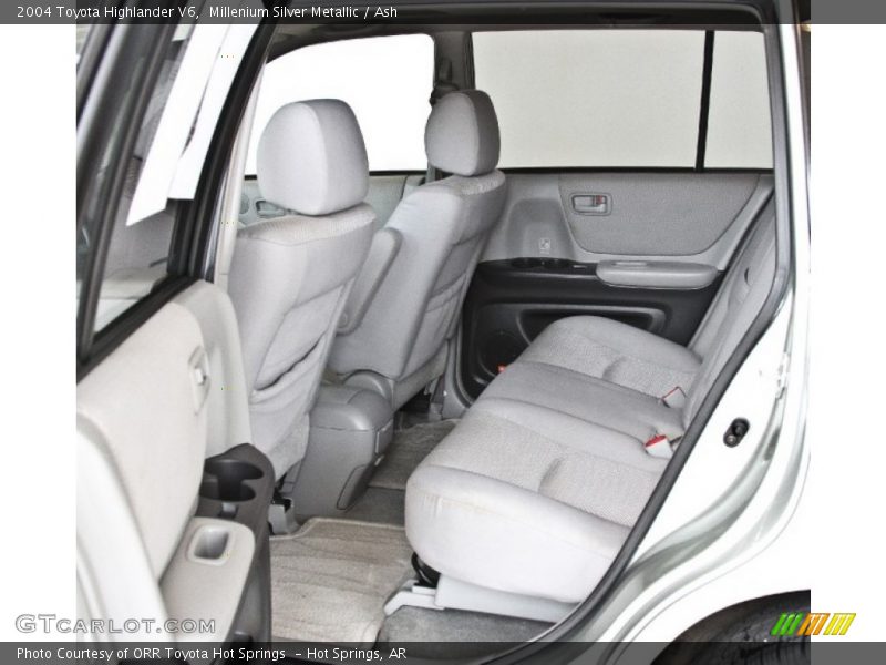 Millenium Silver Metallic / Ash 2004 Toyota Highlander V6