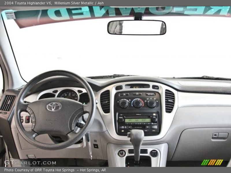 Millenium Silver Metallic / Ash 2004 Toyota Highlander V6