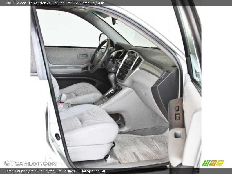 Millenium Silver Metallic / Ash 2004 Toyota Highlander V6