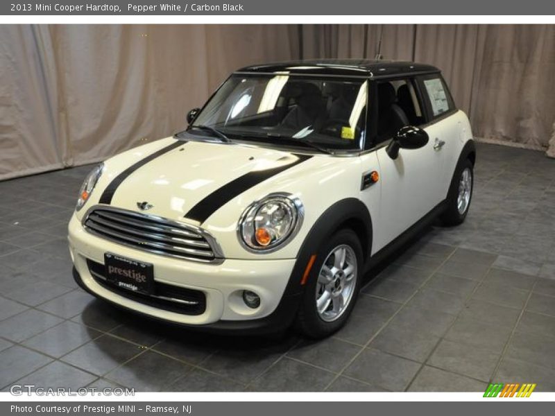 Pepper White / Carbon Black 2013 Mini Cooper Hardtop