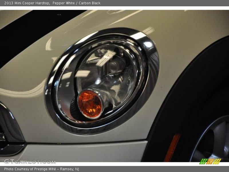 Pepper White / Carbon Black 2013 Mini Cooper Hardtop